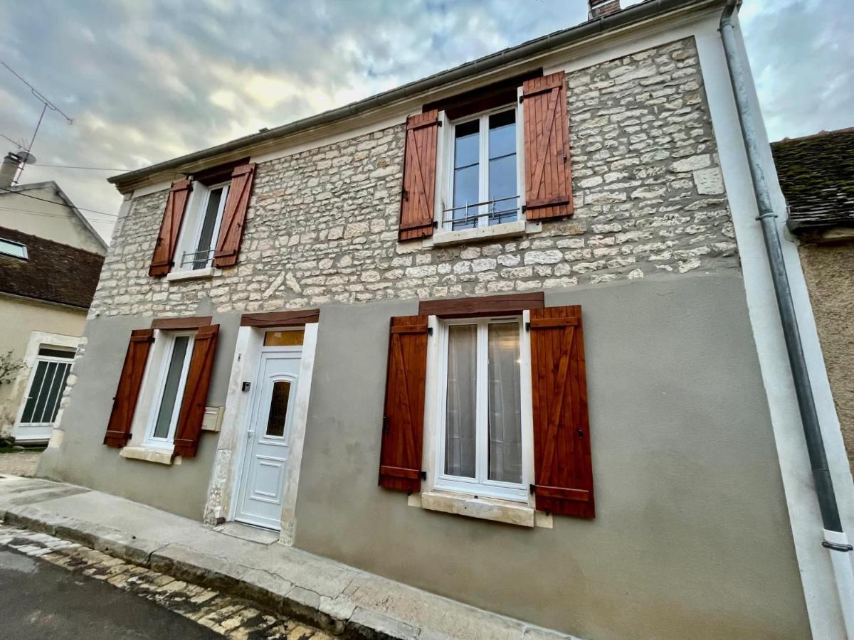 Les Deux L Du Vignoble Apartment Chablis Bagian luar foto